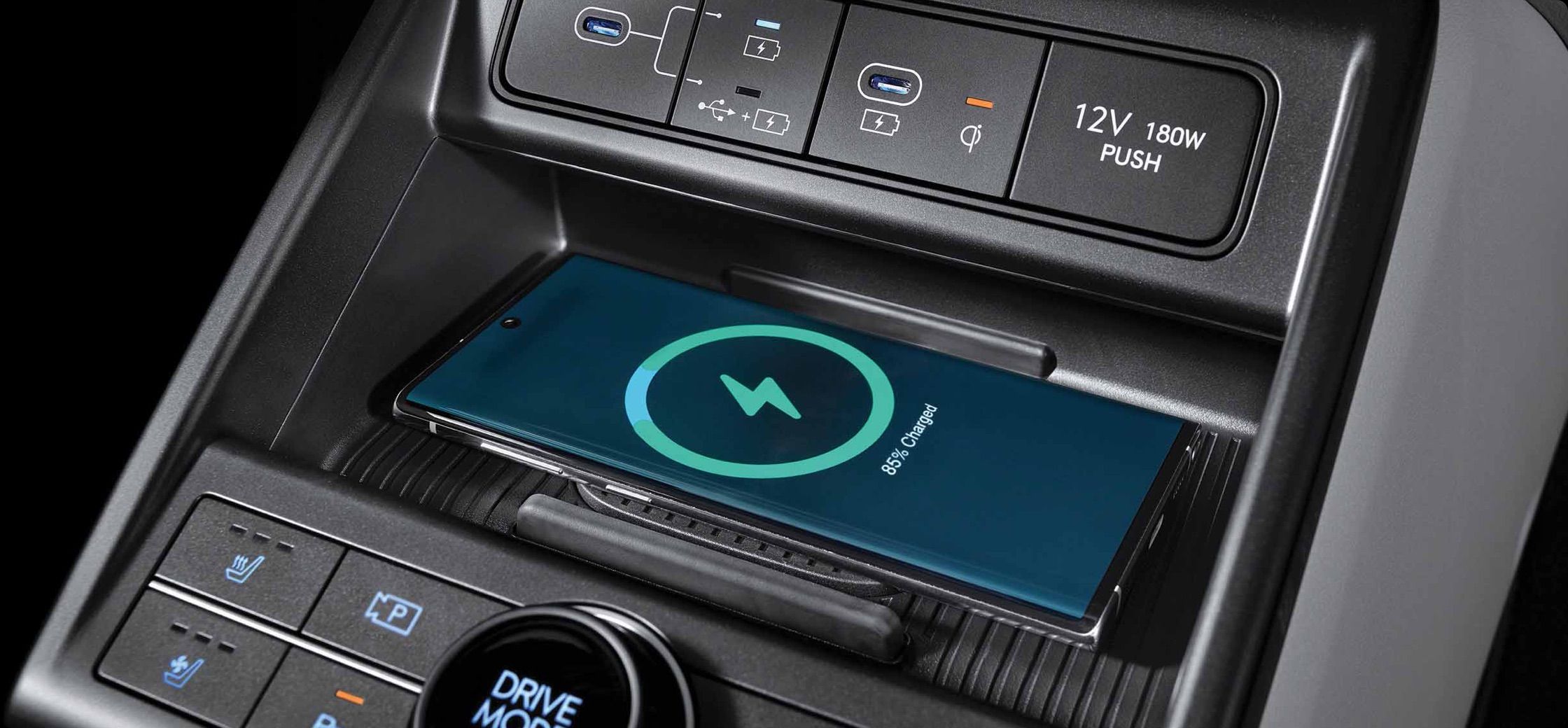 KONA EV Convenience スマートフォンワイヤレスチャージ - Hyundai Mobility Japan (ヒョンデ ジャパン)