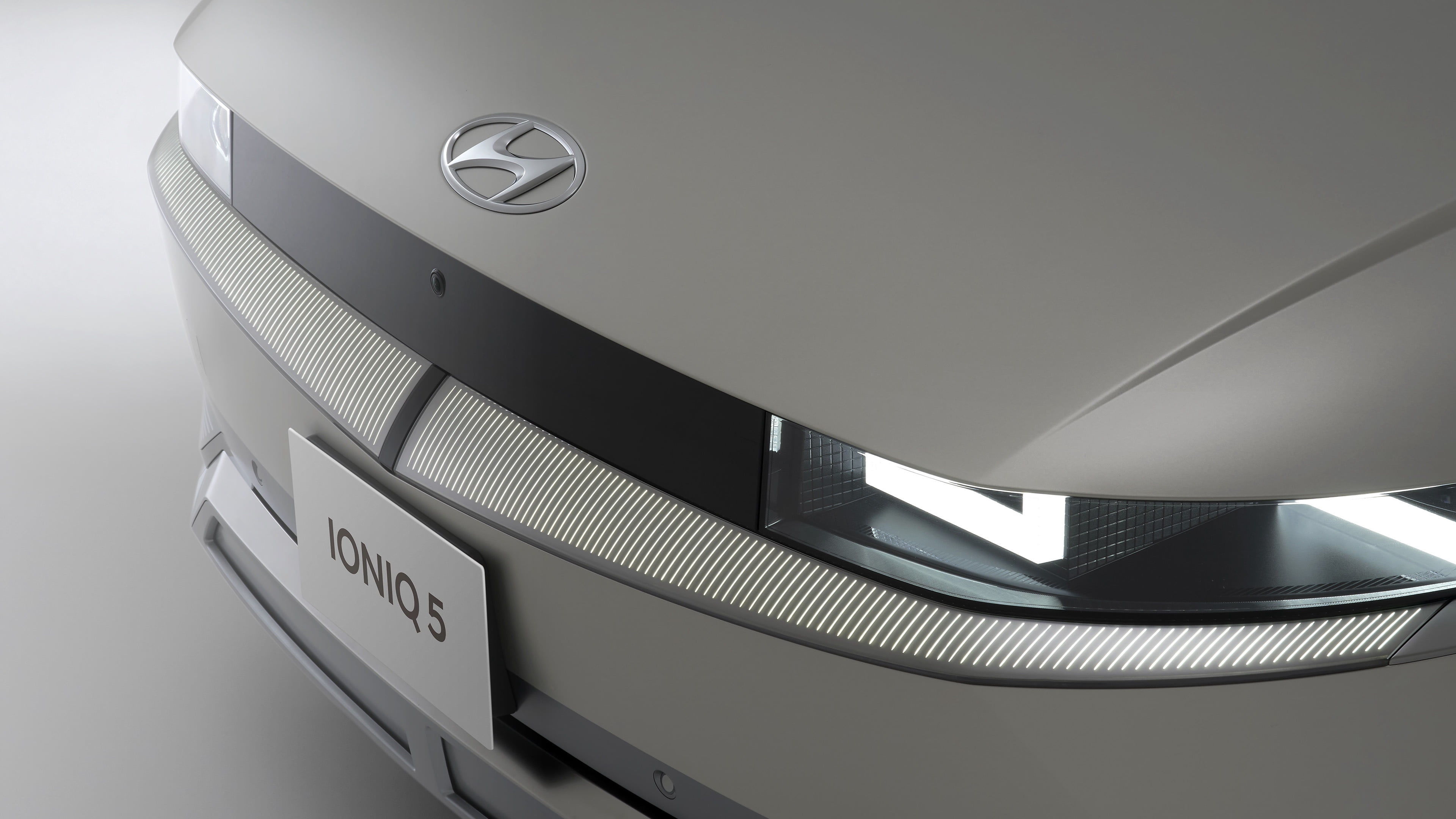 IONIQ 5 (アイオニック 5) 電気自動車 EV パラメトリックピクセル - Hyundai Mobility Japan (ヒョンデモビリティジャパン)