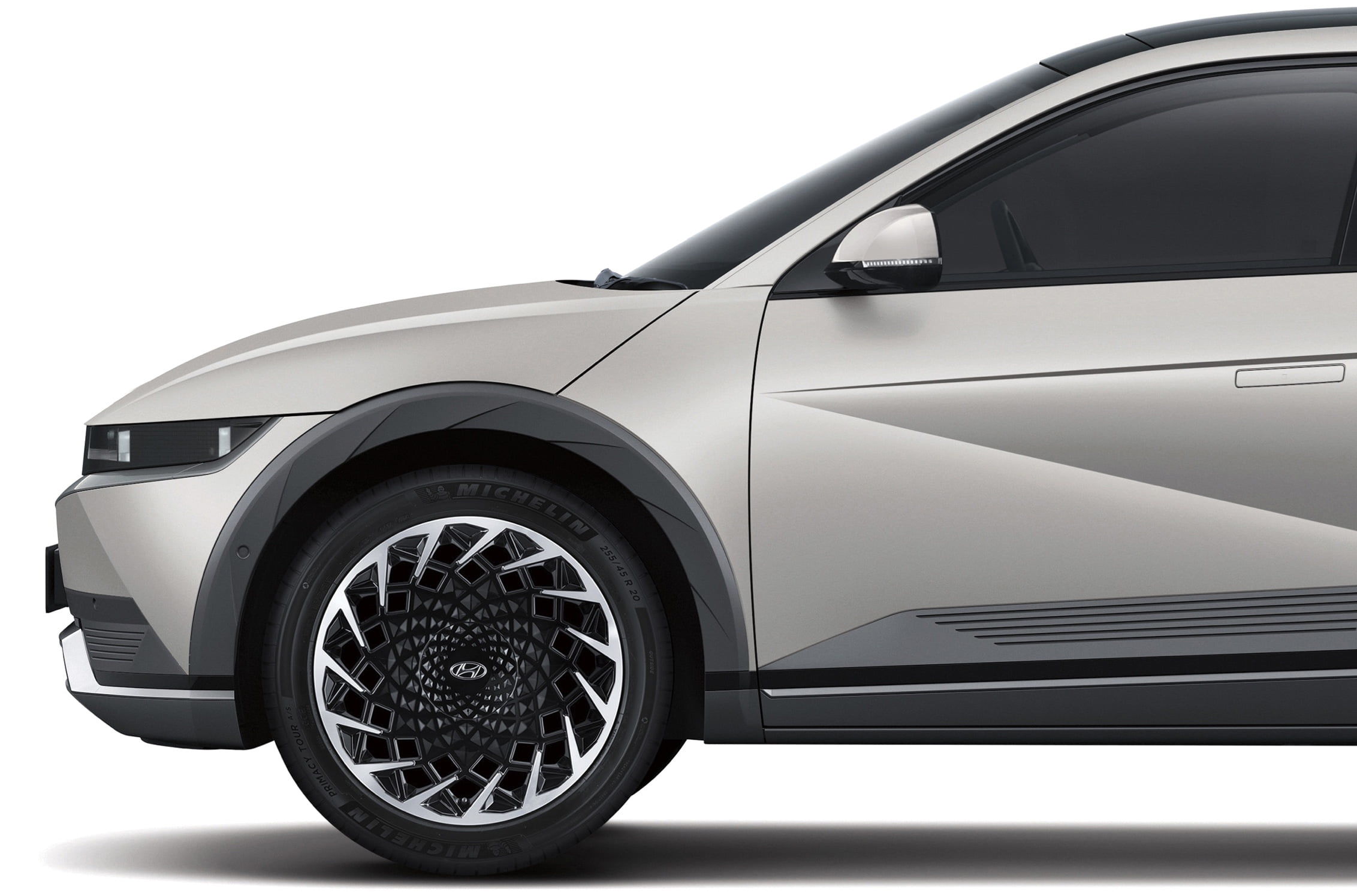 IONIQ 5 (アイオニック 5) 電気自動車 EV エクステリア  タイヤ - Hyundai Mobility Japan (ヒョンデモビリティジャパン)