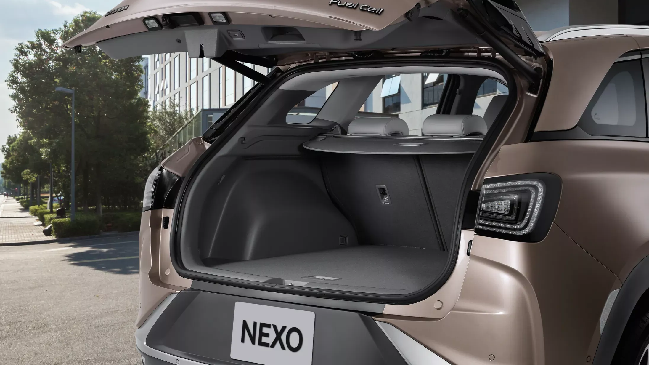 NEXO (ネッソ) 燃料電池車 FCEV インテリア スマートパワーテールゲート - Hyundai Mobility Japan (ヒョンデモビリティジャパン)