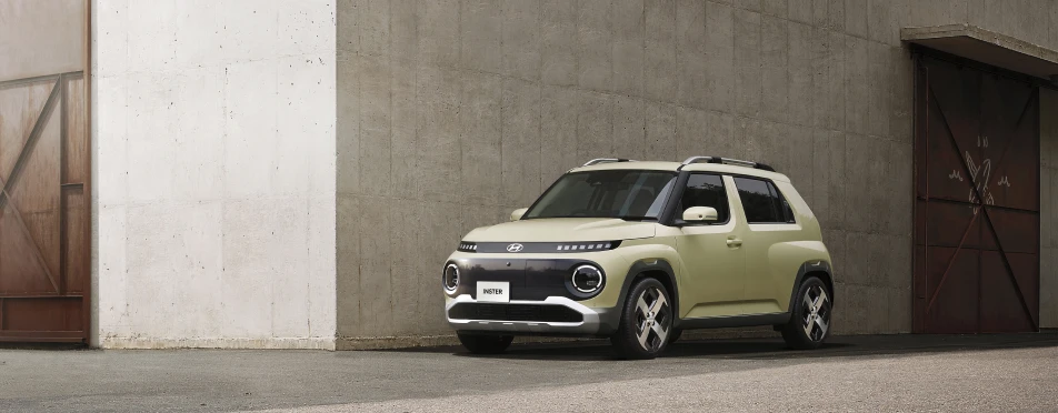 INSTER(インスター) - 道路上のINSTERの様子 - Hyundai Mobility Japan (ヒョンデ ジャパン)