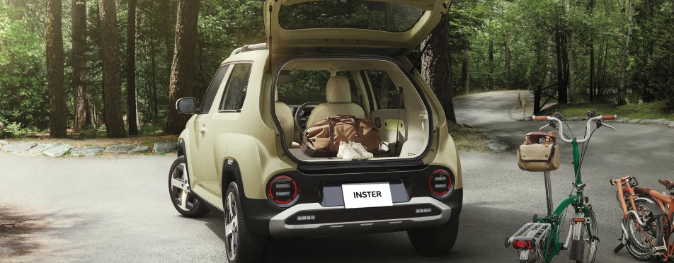INSTER(インスター) - 多量の荷物が積めるトランクの様子 - Hyundai Mobility Japan (ヒョンデ ジャパン)