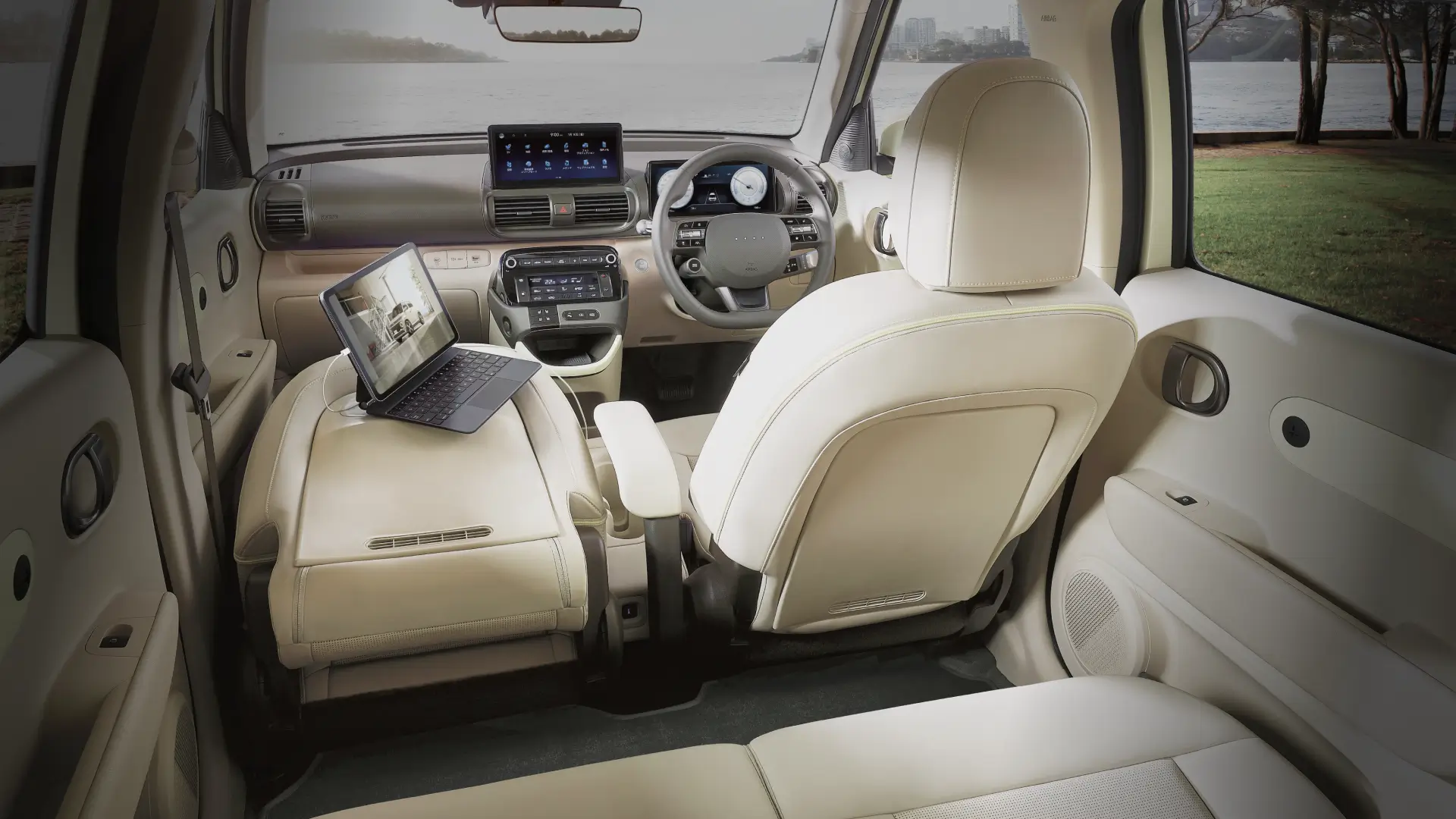 INSTER(インスター) Back seat インテリア - Hyundai Mobility Japan (ヒョンデ ジャパン)