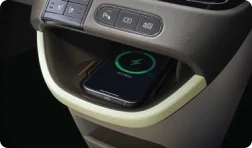 INSTER(インスター) Lounge 主な標準装備 - スマートフォンワイヤレスチャージ - Hyundai Mobility Japan (ヒョンデ ジャパン)