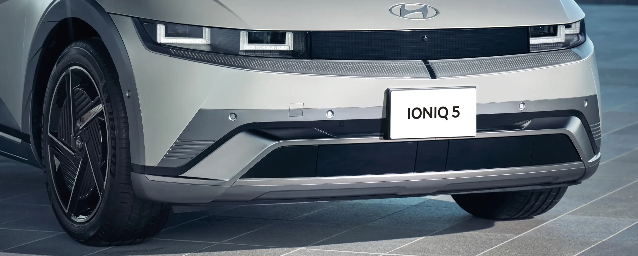The new IONIQ 5 (アイオニック５)エクステリア - フロントバンパー- Hyundai Mobility Japan (ヒョンデ ジャパン)