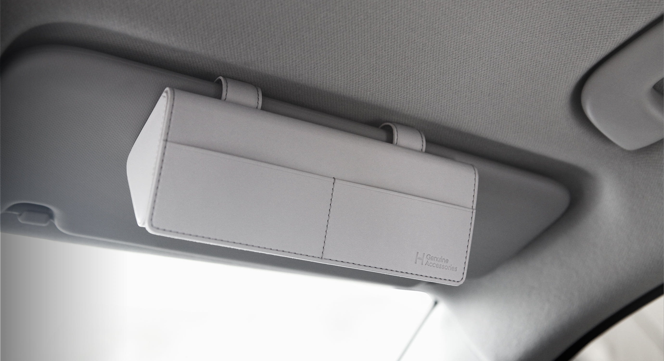 KONA EV Accessories(アクセサリー) サングラスサンバイザーケース - Hyundai Mobility Japan (ヒョンデ ジャパン)
