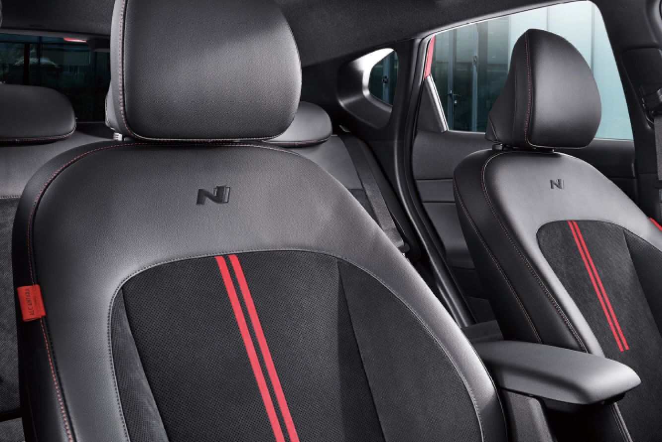 N Line専用Alcantara®+本革コンビシート （レッドステッチ）
