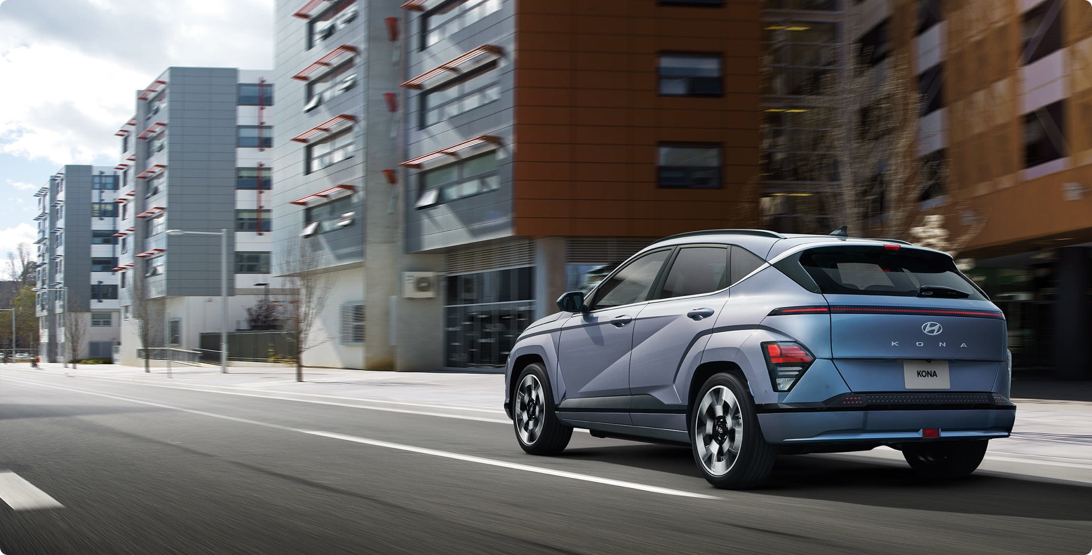 KONA EV Performance and Charging(パフォーマンスと充電) 走行性能 - Hyundai Mobility Japan (ヒョンデ ジャパン)