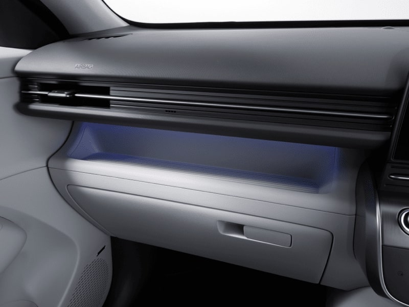 KONA EV 合成皮革を使用した内装 助手席オープントレイ - Hyundai Mobility Japan (ヒョンデ ジャパン)