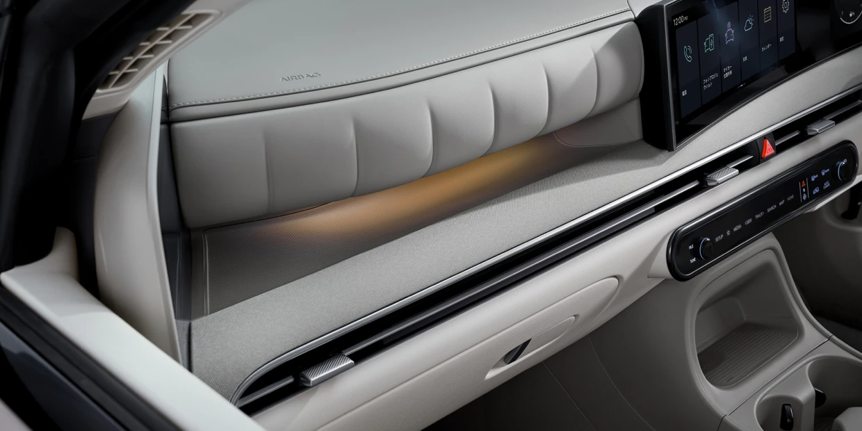 助手席オープントレイ - Hyundai Mobility Japan (ヒョンデ ジャパン)