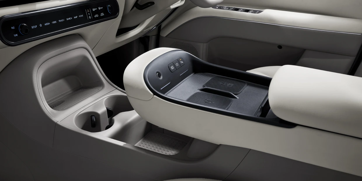 コンソールトレイ - Hyundai Mobility Japan (ヒョンデ ジャパン)