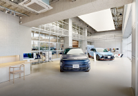 Hyundai Customer Experience Center 横浜バーチャル・ショールーム：レセプション右側面 - Hyundai Mobility Japan (ヒョンデ ジャパン)