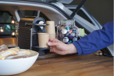 V2L機能を活用してコーヒーを提供 - Hyundai Mobility Japan (ヒョンデ ジャパン)