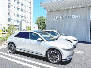 Hyundai Customer Experience Center 横浜バーチャル・ショールーム屋外：試乗体験 - Hyundai Mobility Japan (ヒョンデ ジャパン)