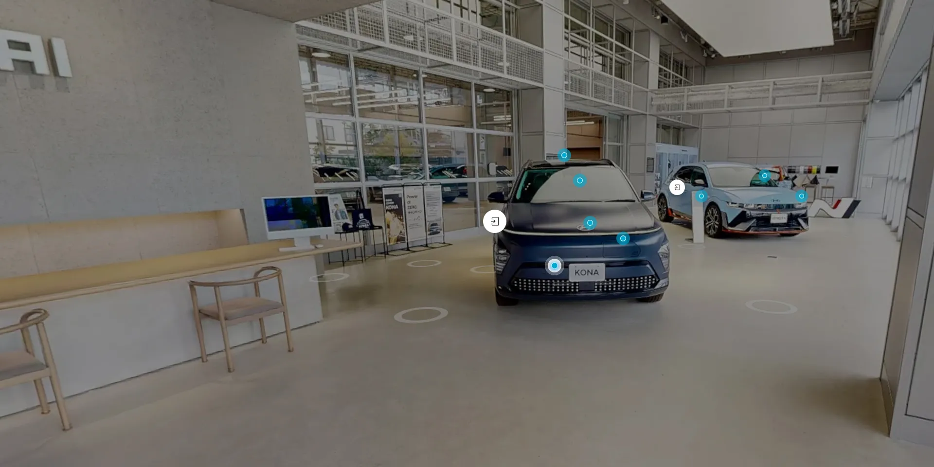 Hyundai Customer Experience Center 横浜バーチャル・ショールーム：レセプション右側面 - Hyundai Mobility Japan (ヒョンデ ジャパン)