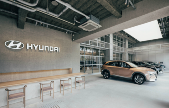 Hyundai Customer Experience Center Yokohama 横浜 ショールーム - ヒョンデモビリティジャパン