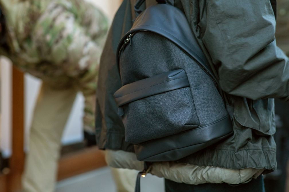 「Sustainable Travel bags」を 持って、⾝軽に出かけ、旅をする。 - ヒョンデモビリティジャパン ライフスタイル