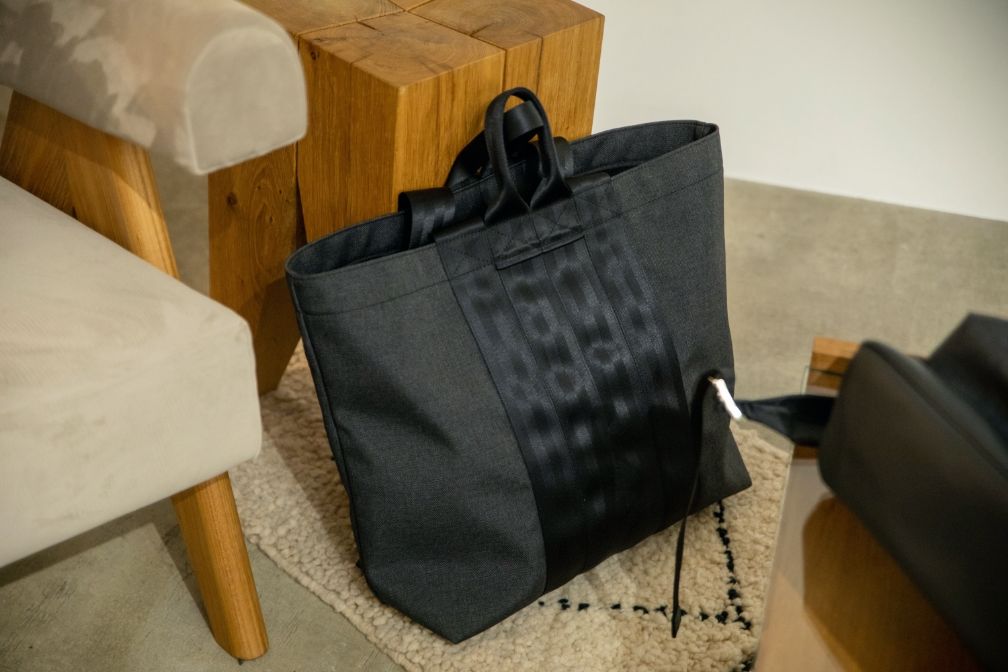 IONIQ 5にインスピレーションを受けた「Sustainable Travel bags」  - ヒョンデモビリティジャパン ライフスタイル